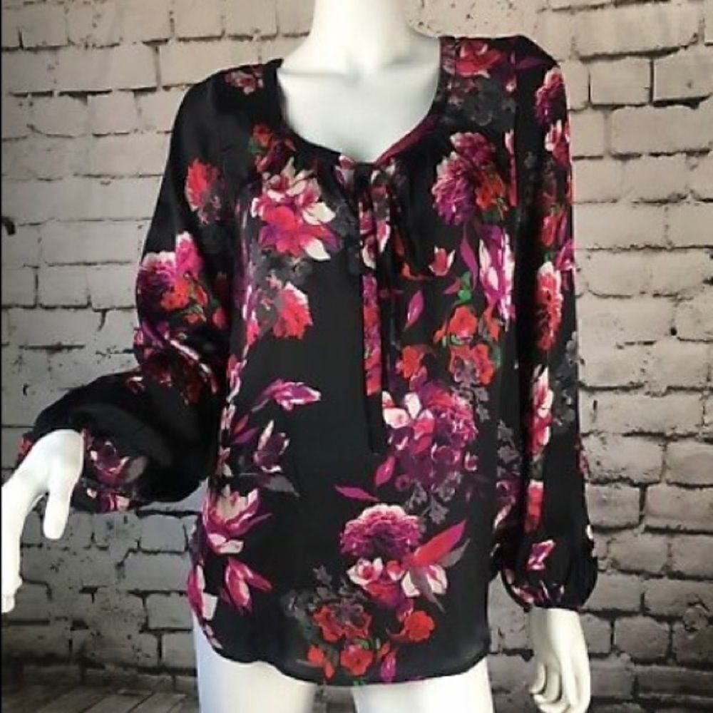 Kirna Zabete Target- tie V-neck floral long sleeve, tunic blouse
